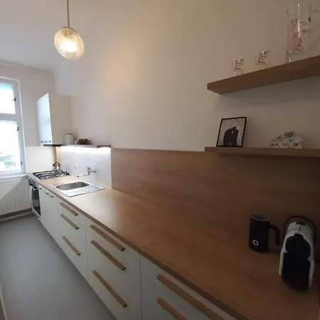 Lp 1926 Aneb U Nas Doma Lejlighed *